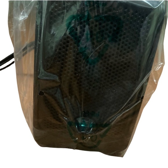 NWT COMPUTER SPEAKER SET - Picture 2 of 5